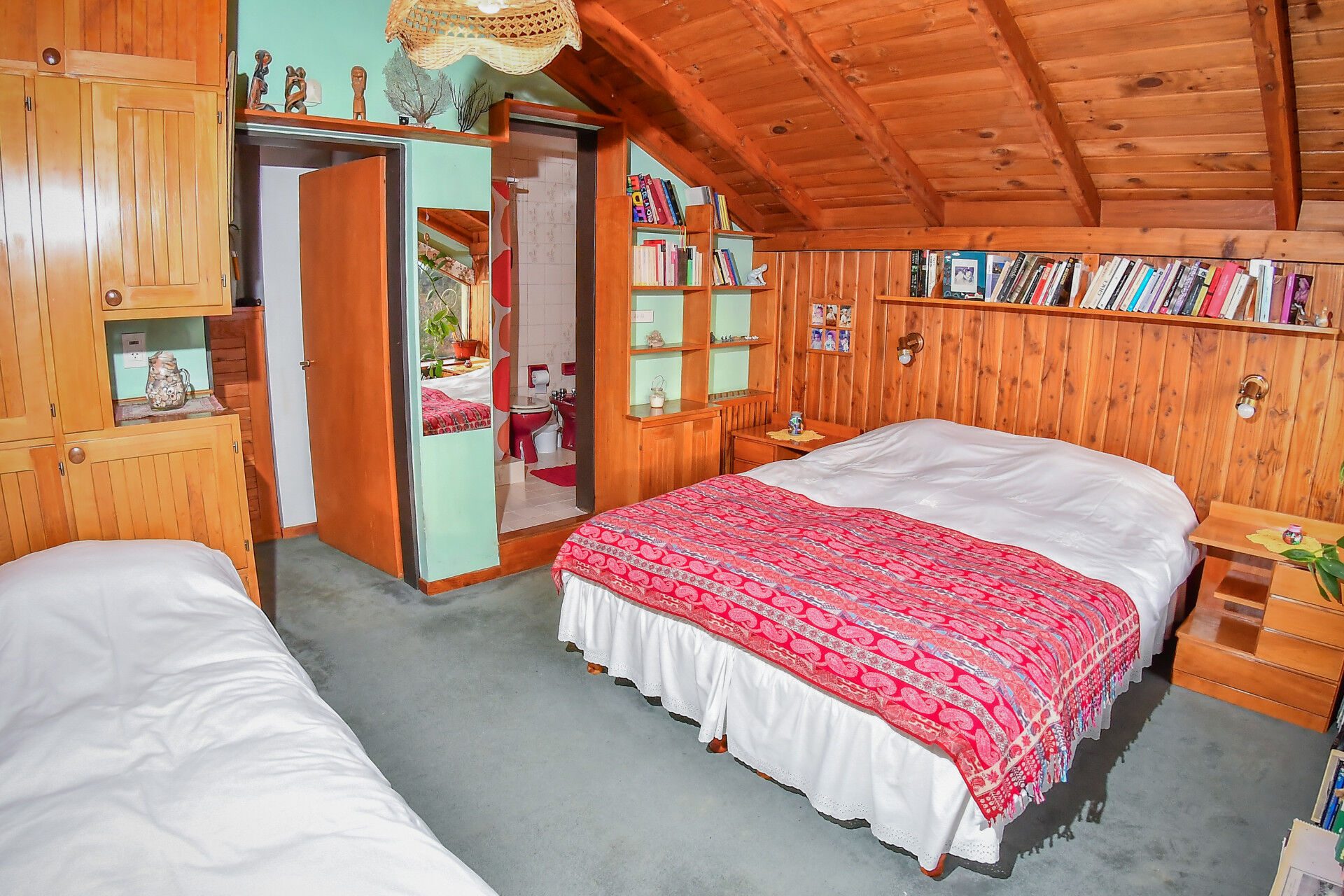 Habitación con balcón y vista